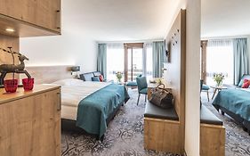 Central Sporthotel  4*